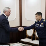 Андрей Травников поручил оказать необходимую помощь герою СВО Фаёзжону Юлдашеву