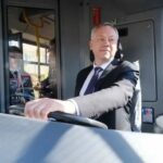 Андрей Травников поздравил новосибирцев с Днем дорожного транспорта